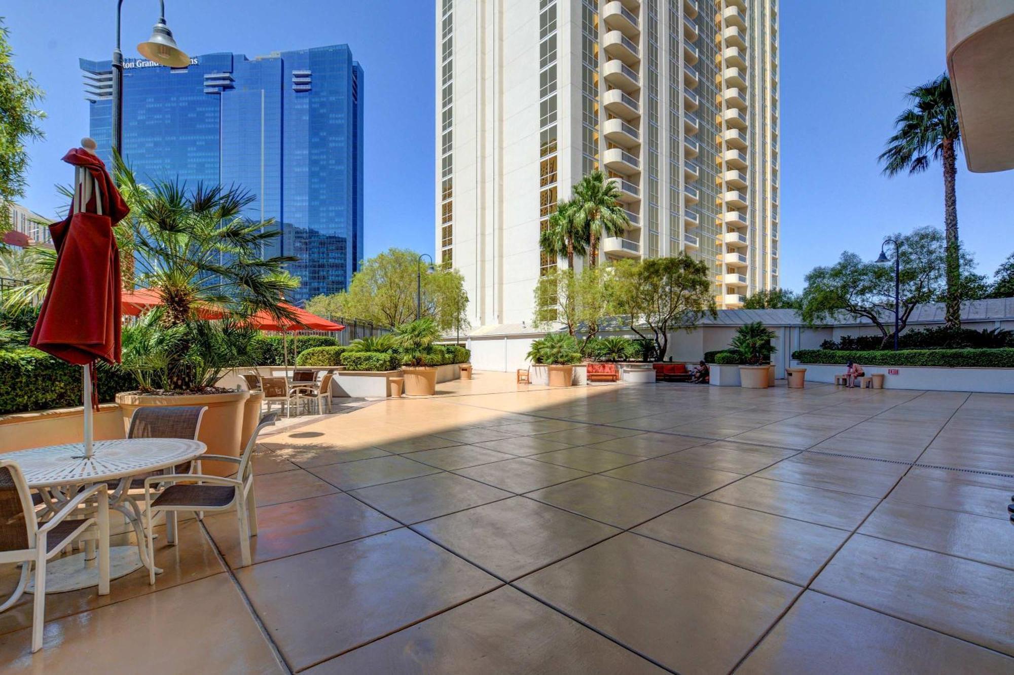 Mgm Signature-25-611 Strip View Jacuzzi Studio ลาสเวกัส ภายนอก รูปภาพ